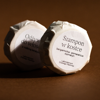 Shampoo and conditioner in a cube - set