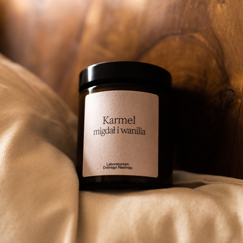 Karmel migdał i wanilia - świeca sojowa 180ml